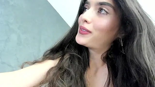 PortraitMarie online show from December 4, 5:55 pm