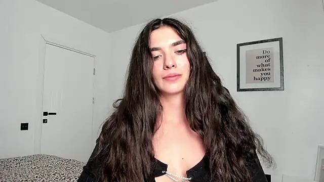 PortraitMarie online show from February 4, 11:49 pm