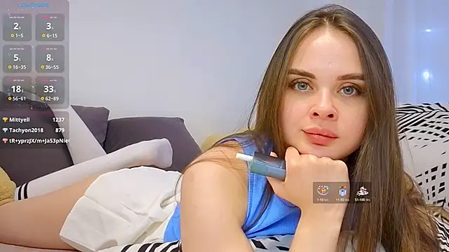 Snapshot of KristenSayles chatting on December 29, 5:10 am KristenSayles online show from December 29, 5:10 am