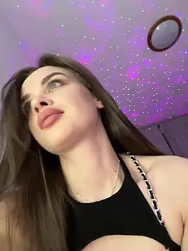 Snapshot of KristenSayles chatting on March 4, 10:49 pm KristenSayles online show from March 4, 10:49 pm
