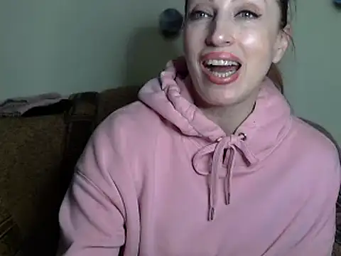 Jillian Pattie online show from December 2, 1:39 pm