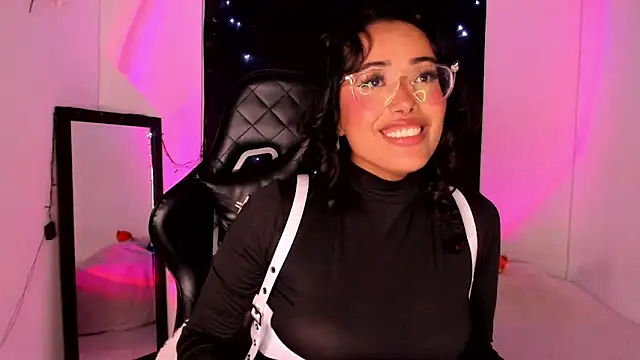 Snapshot of willow_poisson chatting on January 13, 11:27 pm willow poisson online show from January 13, 11:27 pm