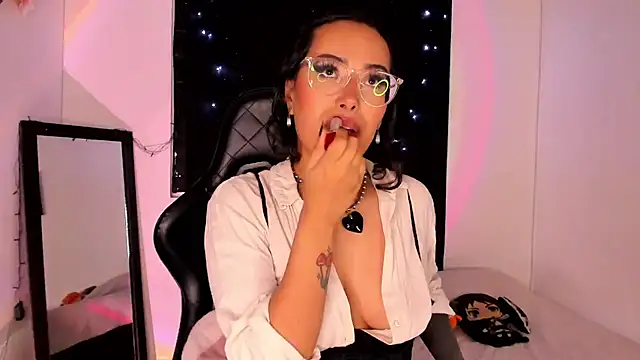 Snapshot of willow_poisson chatting on January 27, 11:22 pm willow poisson online show from January 27, 11:22 pm
