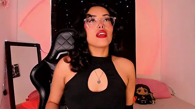 Snapshot of willow_poisson chatting on February 19, 5:27 pm willow poisson online show from February 19, 5:27 pm