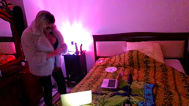 CharlotteVixxens online show from December 20, 1:02 am