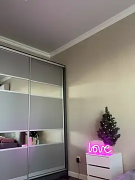 JessIsLove online show from January 5, 5:41 am