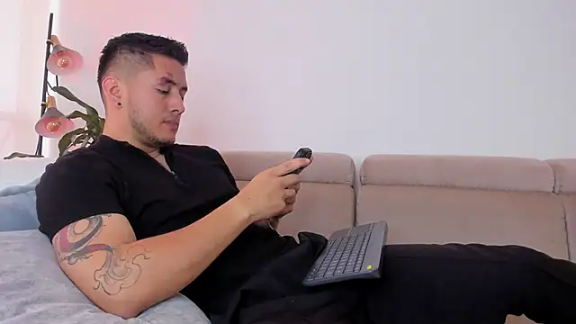 Snapshot of Chriskyle_ chatting on December 4, 1:20 pm Chriskyle  online show from December 4, 1:20 pm