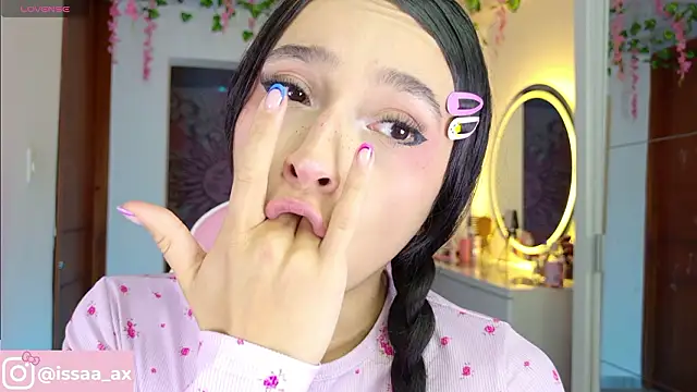 issagarcia online show from February 26, 10:09 pm