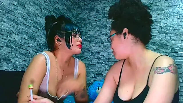 vanellope12 online show from May 25, 5:13 am