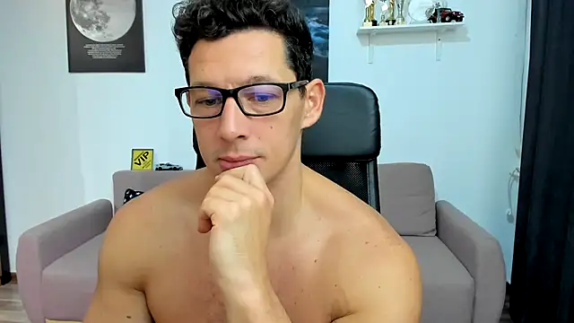 BrutusK08 online show from November 14, 4:33 am