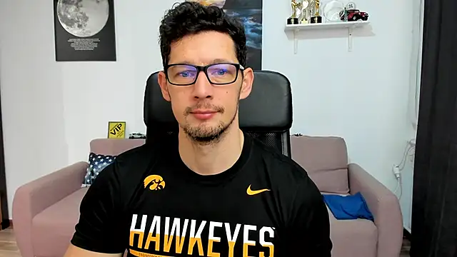 BrutusK08 online show from February 1, 8:35 am