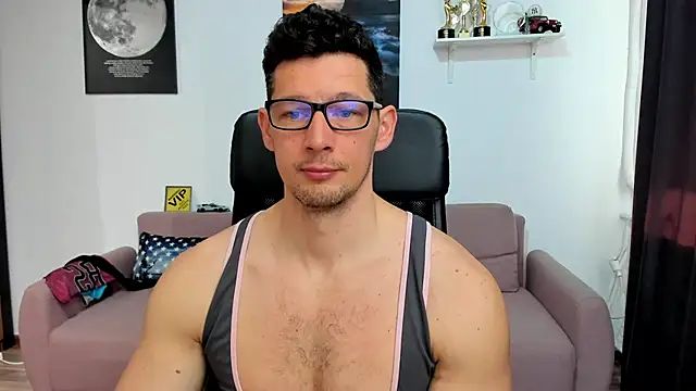 Snapshot of BrutusK08 chatting on March 14, 7:47 am BrutusK08 online show from March 14, 7:47 am