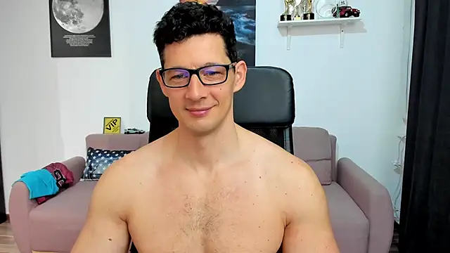 Snapshot of BrutusK08 chatting on March 30, 6:25 am BrutusK08 online show from March 30, 6:25 am