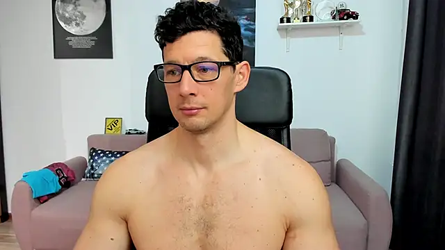 Snapshot of BrutusK08 chatting on April 1, 8:15 am BrutusK08 online show from April 1, 8:15 am