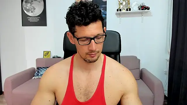 Snapshot of BrutusK08 chatting on April 9, 9:15 am BrutusK08 online show from April 9, 9:15 am