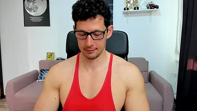 Snapshot of BrutusK08 chatting on April 16, 6:47 am BrutusK08 online show from April 16, 6:47 am