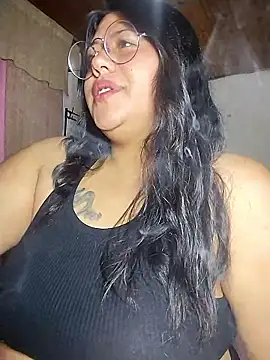KATYGONZALEZ online show from May 3, 11:00 pm