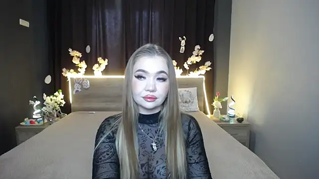 StacyYellig online show from April 11, 9:02 am