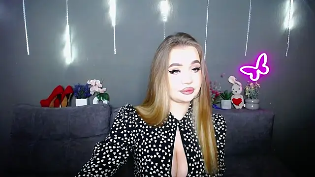 Snapshot of StacyYellig chatting on April 16, 10:23 pm StacyYellig online show from April 16, 10:23 pm