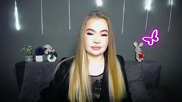 Snapshot of StacyYellig chatting on April 22, 8:10 pm StacyYellig online show from April 22, 8:10 pm