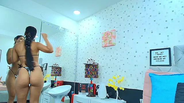 JulietaReyess online show from February 21, 2:48 pm