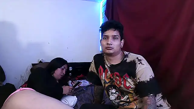 Snapshot of AngelinaPaker chatting on November 11, 6:35 am AngelinaPaker online show from November 11, 6:35 am