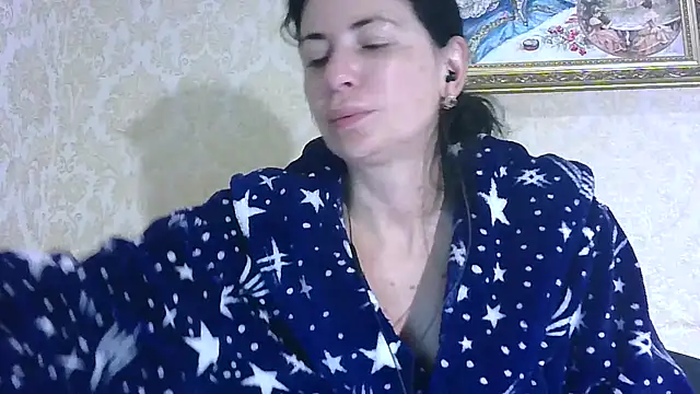 Snapshot of StunnigArt chatting on March 9, 2:26 am StunnigArt online show from March 9, 2:26 am