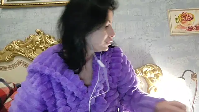 Snapshot of StunnigArt chatting on April 10, 1:00 am StunnigArt online show from April 10, 1:00 am