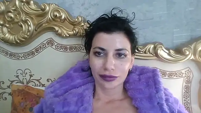 Snapshot of StunnigArt chatting on April 11, 7:45 am StunnigArt online show from April 11, 7:45 am