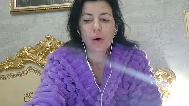 Snapshot of StunnigArt chatting on April 15, 1:23 am StunnigArt online show from April 15, 1:23 am