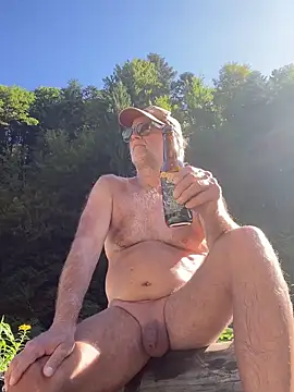 Snapshot of artXhibitor chatting on September 19, 1:23 pm artXhibitor online show from September 19, 1:23 pm