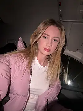 Snapshot of EvieEvans chatting on January 17, 8:33 pm EvieEvans online show from January 17, 8:33 pm