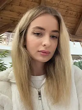 Snapshot of EvieEvans chatting on March 5, 5:50 pm EvieEvans online show from March 5, 5:50 pm