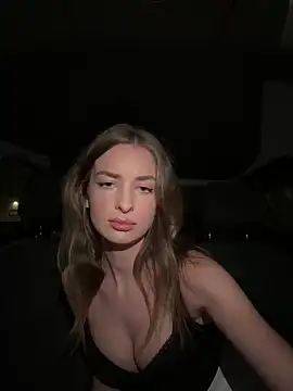 Snapshot of EvieEvans chatting on November 4, 5:23 pm EvieEvans online show from November 4, 5:23 pm