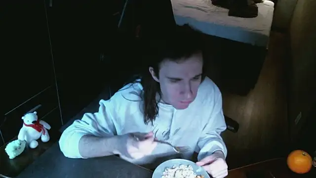 izilizi 23 online show from December 5, 12:22 pm