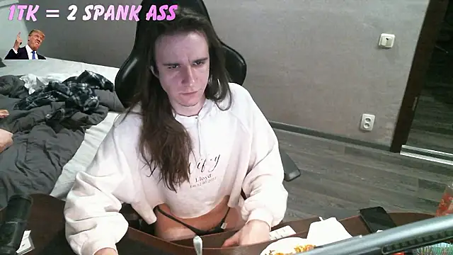 izilizi 23 online show from March 24, 4:45 pm