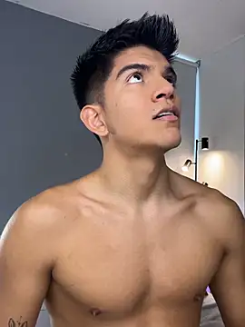 santiago 01 online show from November 16, 9:20 pm