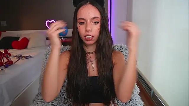 Dayna Nebula online show from January 17, 1:35 pm