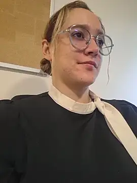 NaomiShimizu online show from April 9, 7:52 pm