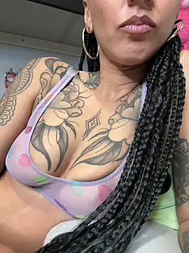 Snapshot of Nadiasexy chatting on March 22, 4:47 pm Nadiasexy online show from March 22, 4:47 pm