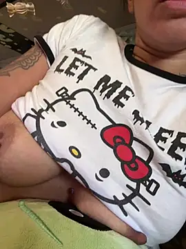 Snapshot of Nadiasexy chatting on February 23, 1:19 pm Nadiasexy online show from February 23, 1:19 pm