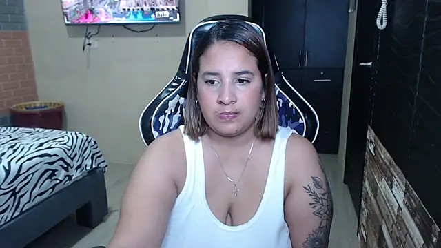 Snapshot of KathyHardcore69 chatting on March 27, 3:34 am KathyHardcore69 online show from March 27, 3:34 am