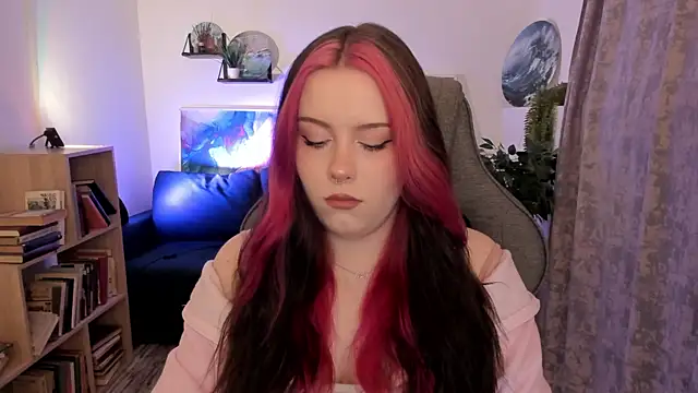 CoralineKeyns online show from April 8, 5:29 am