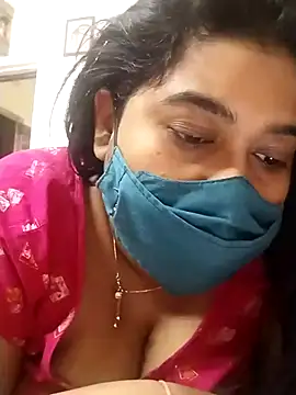 indianlisa5 online show from February 15, 5:19 am