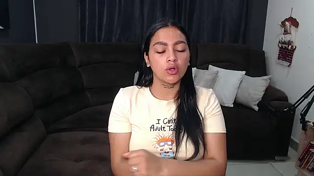 Snapshot of fairylatin222 chatting on December 21, 11:28 am fairylatin222 online show from December 21, 11:28 am