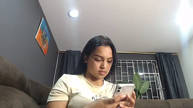 Snapshot of fairylatin222 chatting on March 14, 2:06 am fairylatin222 online show from March 14, 2:06 am