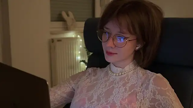 ms christiana online show from August 6, 11:28 pm