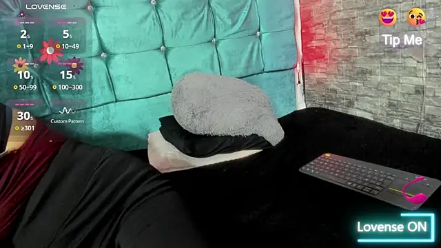 Cloee66 online show from October 20, 1:44 pm