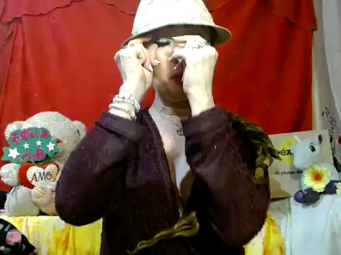 hottieperla online show from March 29, 1:55 pm