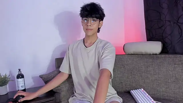 Alan26  online show from March 15, 9:16 pm